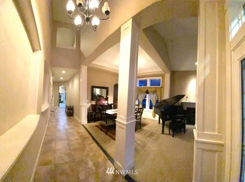 725 South 38th Court Renton, WA 98055 - Photo 2 of 37