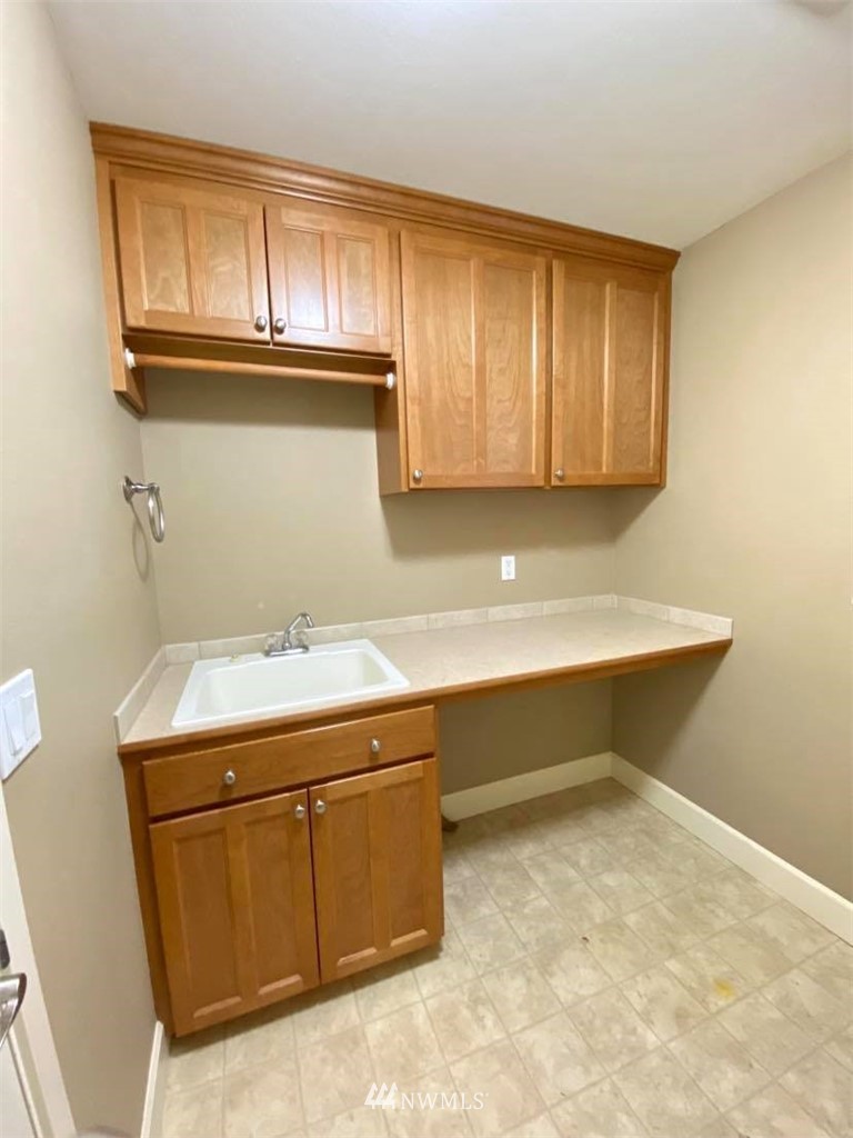725 South 38th Court Renton, WA 98055 - Photo 29 of 37