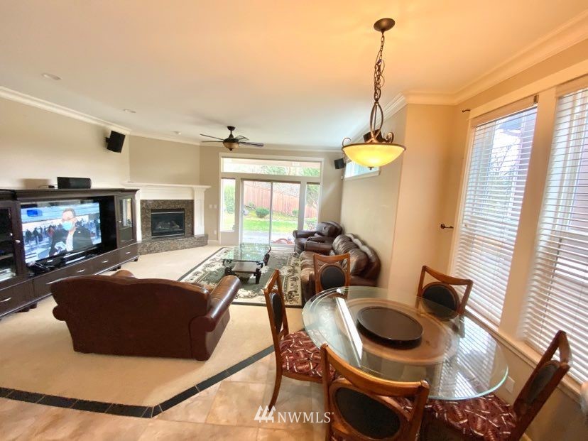 725 South 38th Court Renton, WA 98055 - Photo 7 of 37