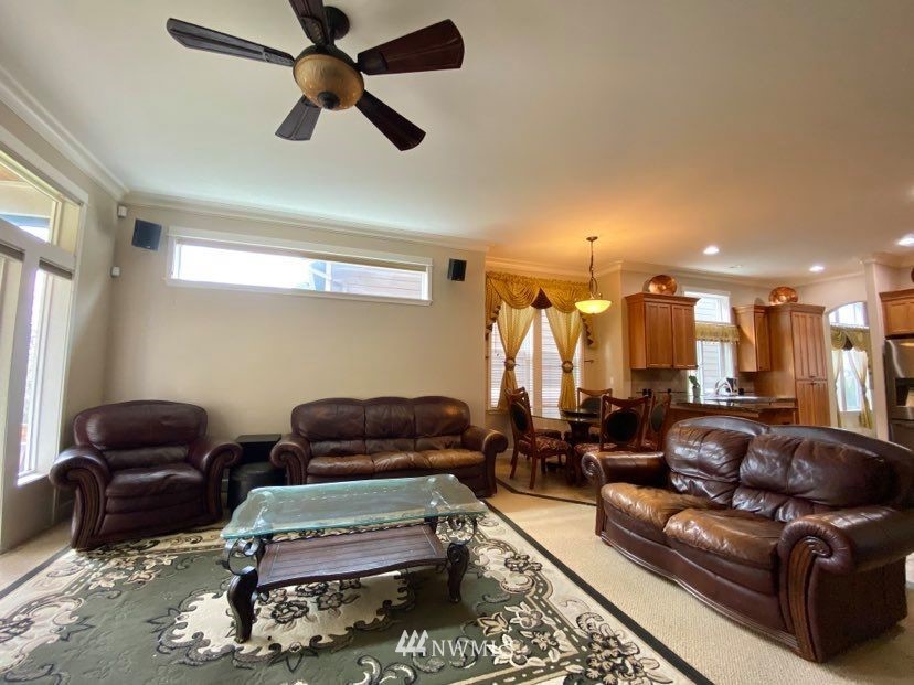 725 South 38th Court Renton, WA 98055 - Photo 10 of 37