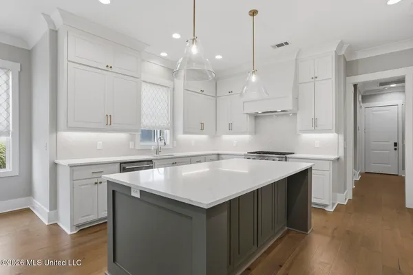 $799,000 | 409 West Oak Circle, Madison, MS 39110