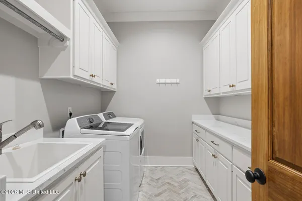 $799,000 | 409 West Oak Circle, Madison, MS 39110