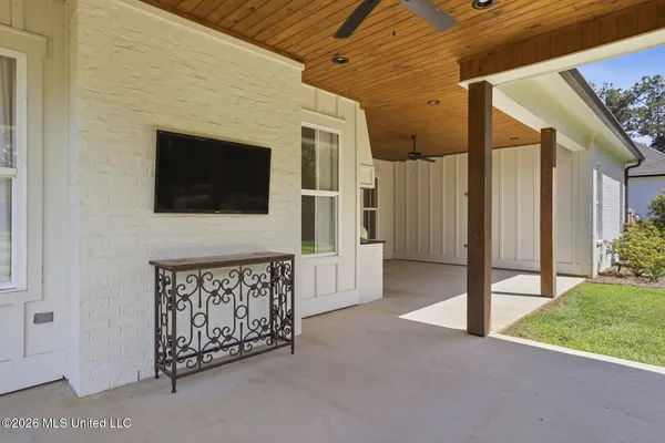 $799,000 | 409 West Oak Circle, Madison, MS 39110