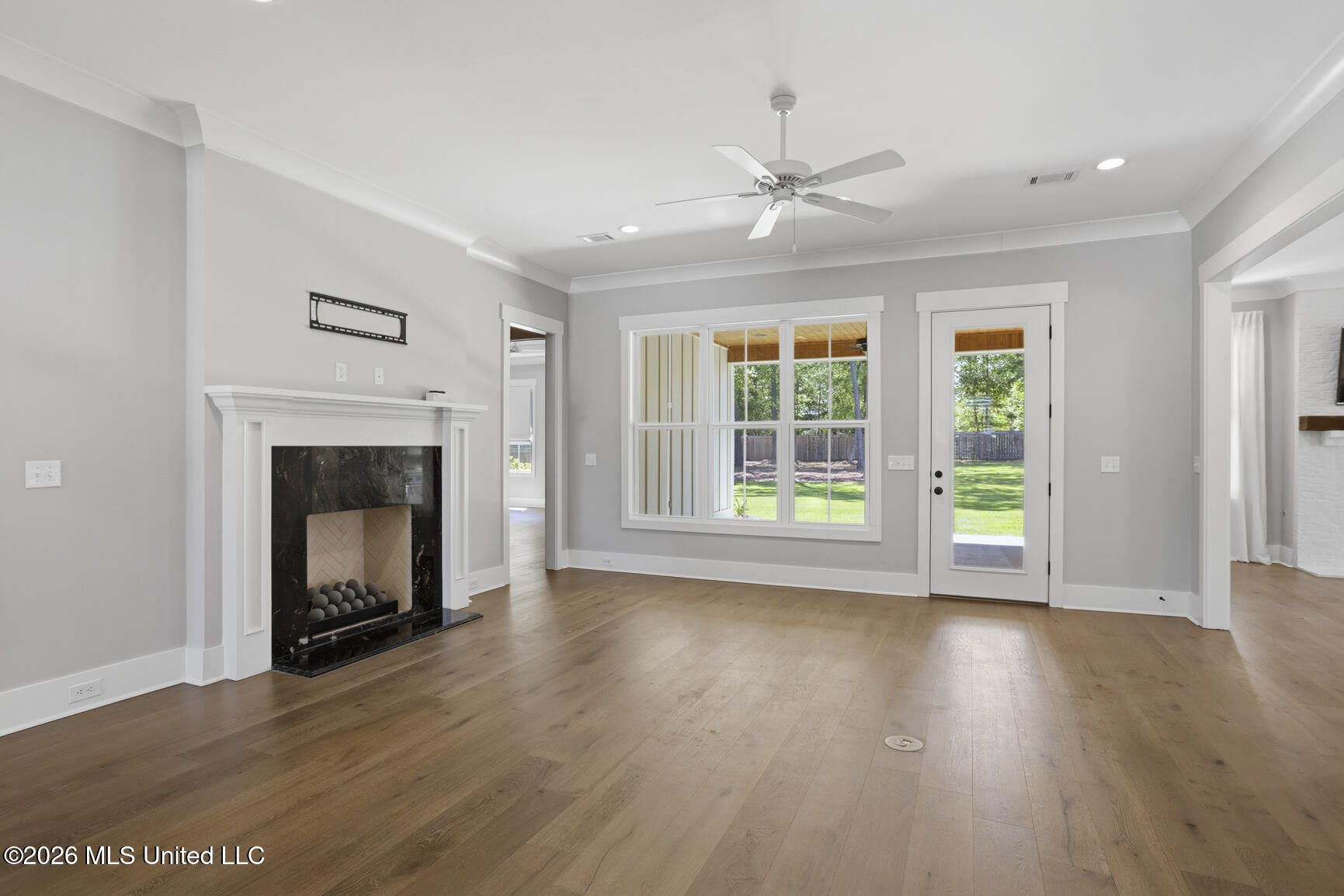 409 West Oak Circle Madison, MS 39110 - Photo 5 of 41 409 W Oak Cir-5