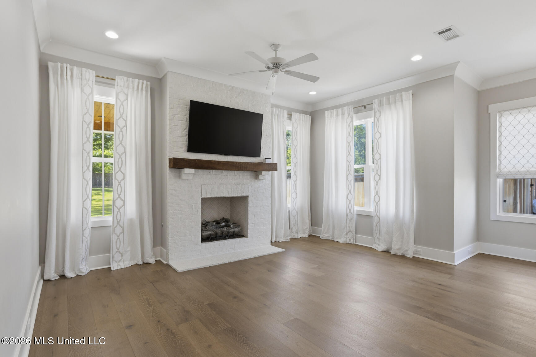 409 West Oak Circle Madison, MS 39110 - Photo 10 of 41 409 W Oak Cir-10