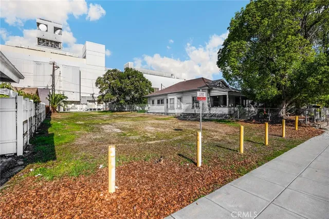 $330,000 | 220 West C Street, Ontario, CA 91762