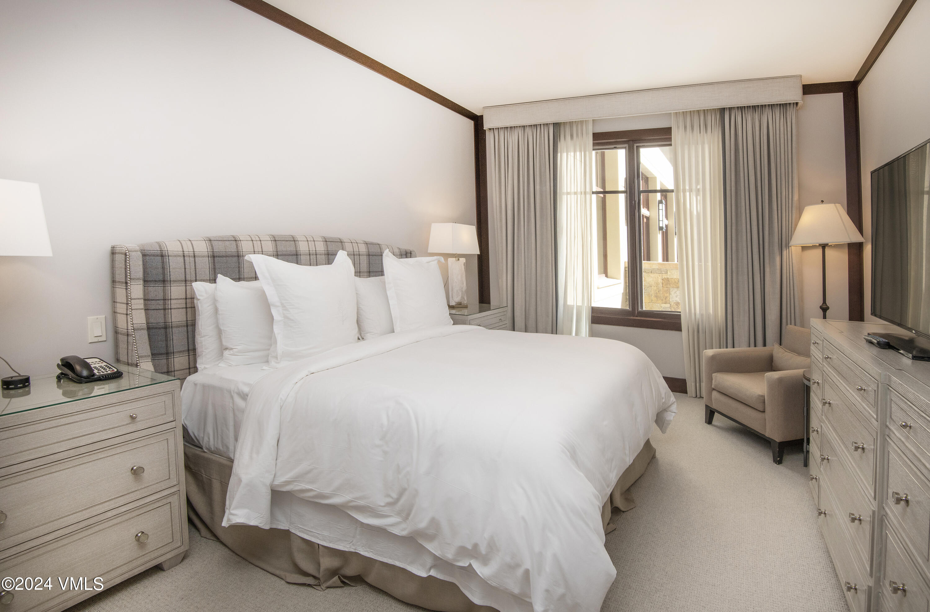 1 Vail Road, Unit 5101L Vail, CO 81657 - Photo 14 of 21 Four-Season-5101-MLS_16