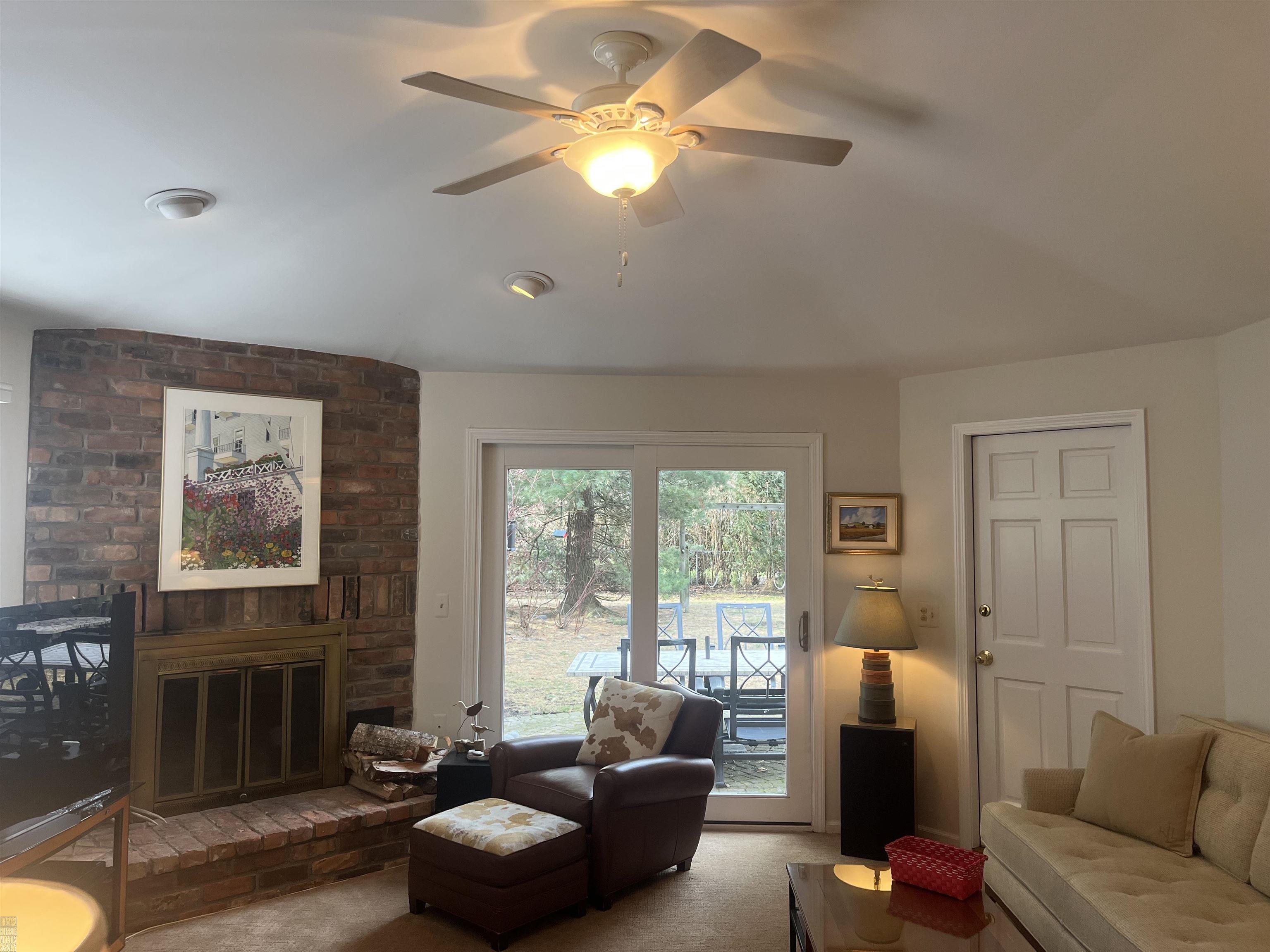 583 Lincoln Road Grosse Pointe, MI 48230 - Photo 13 of 35 50099614-12.JPG