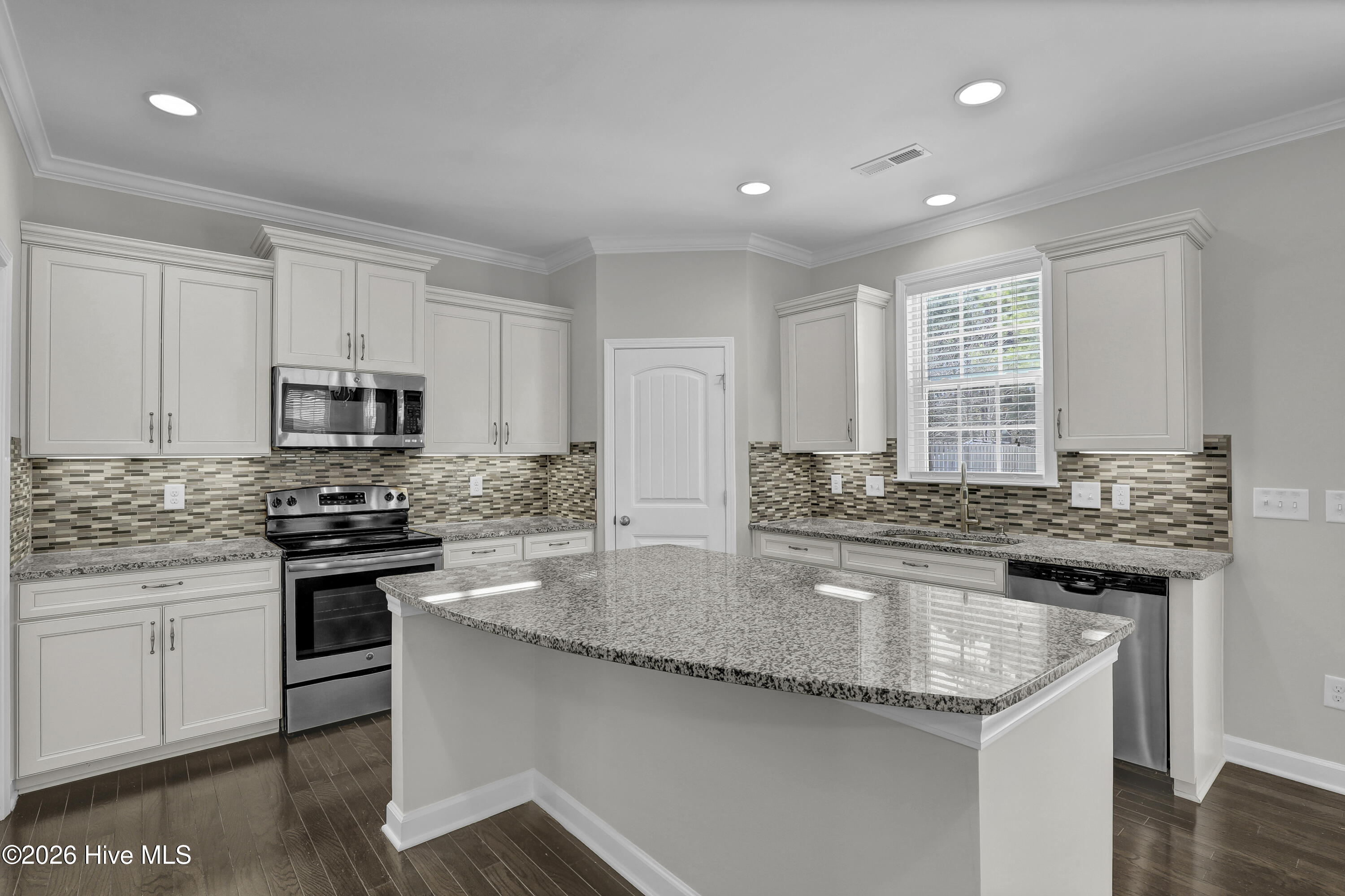 85 Waldorf Way Hampstead, NC 28443 - Photo 9 of 66 8