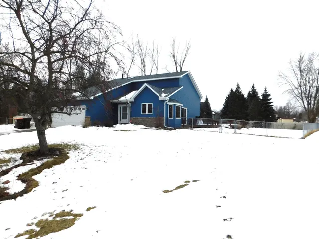 $424,900 | 6691 13th St Circle, Oakdale, MN 55128