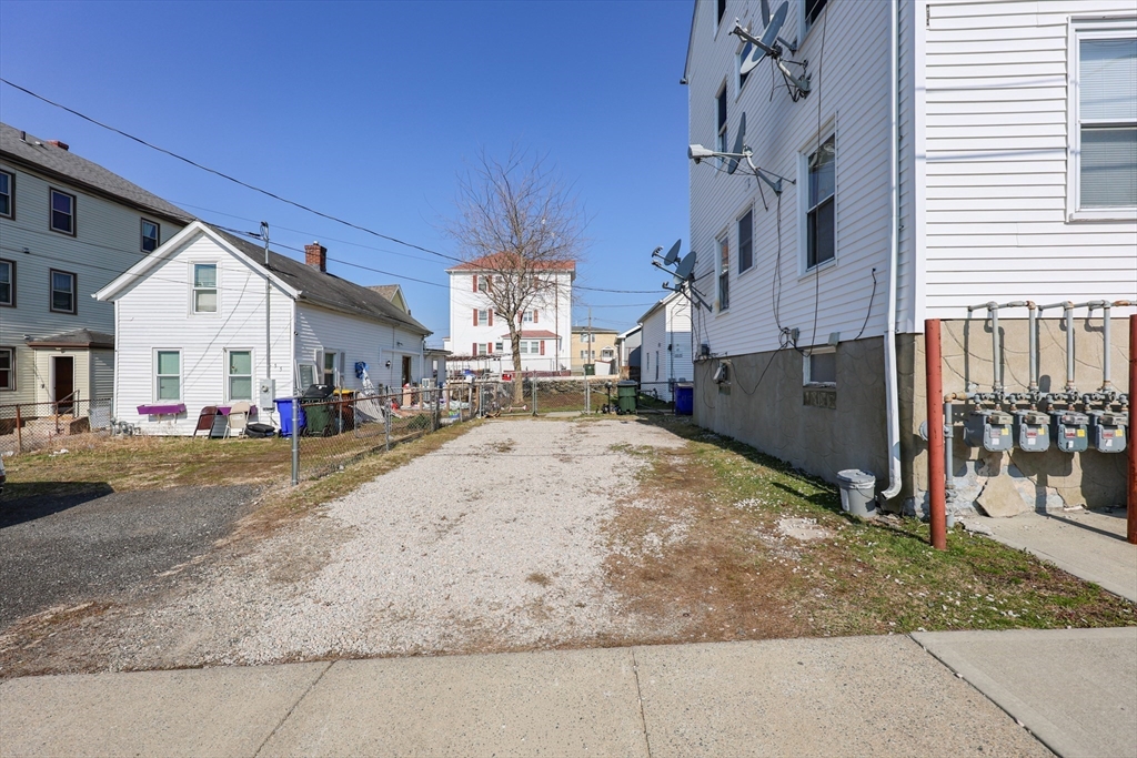47 Boutwell Street Fall River, MA 02723 - Photo 5 of 13