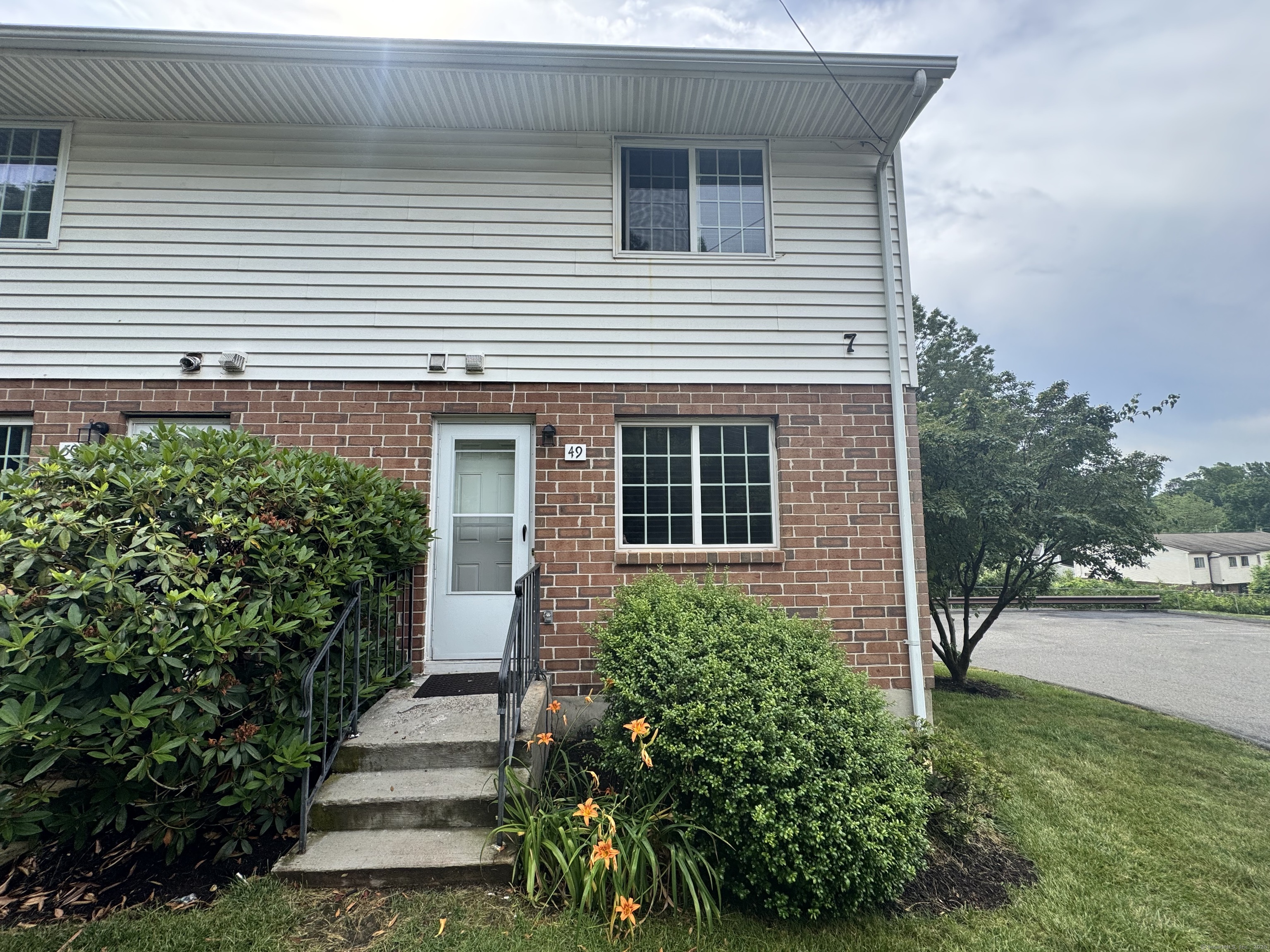 519 Scott Road, Unit 49 Waterbury, CT 06705 - Photo 1 of 1