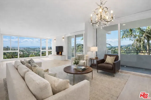 $1,600,000 | 15480 Antioch Street, Unit 102, Pacific Palisades, CA 90272