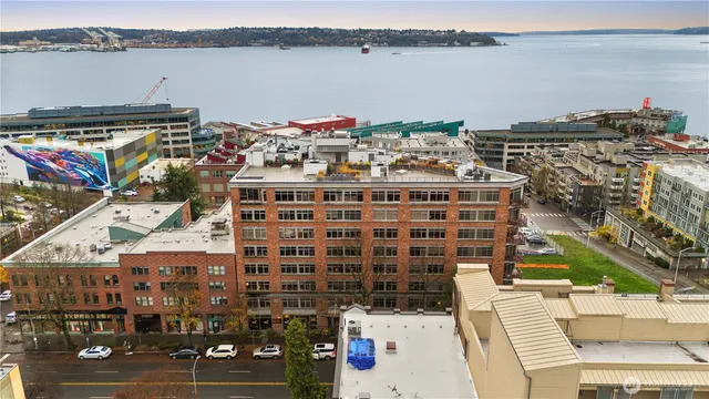 $2,200 | 2319 1st Avenue, Unit 203, Seattle, WA 98121