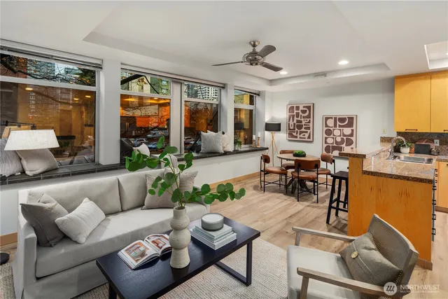 $2,200 | 2319 1st Avenue, Unit 203, Seattle, WA 98121