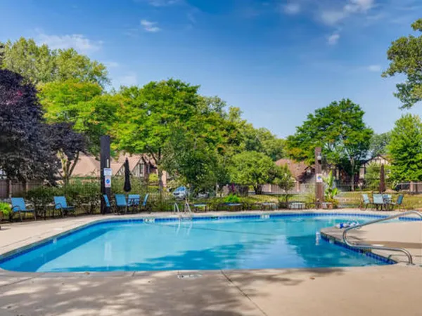 $237,900 | 8246 Holly Court, Unit D, Palos Hills, IL 60465