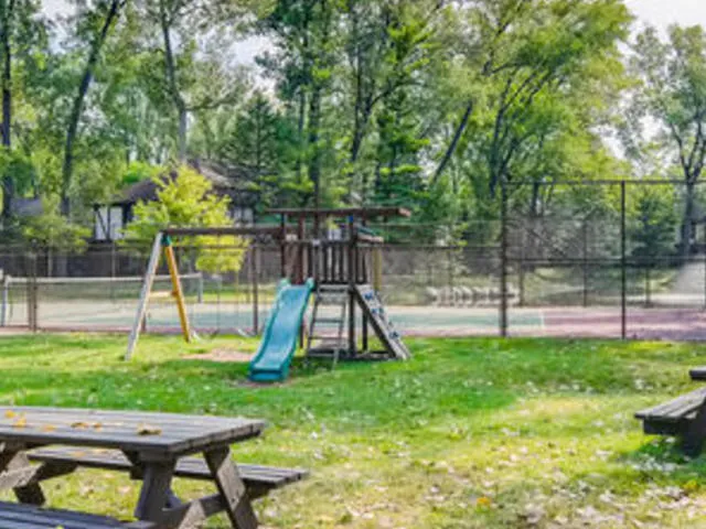 $249,000 | 8246 Holly Court, Unit D, Palos Hills, IL 60465