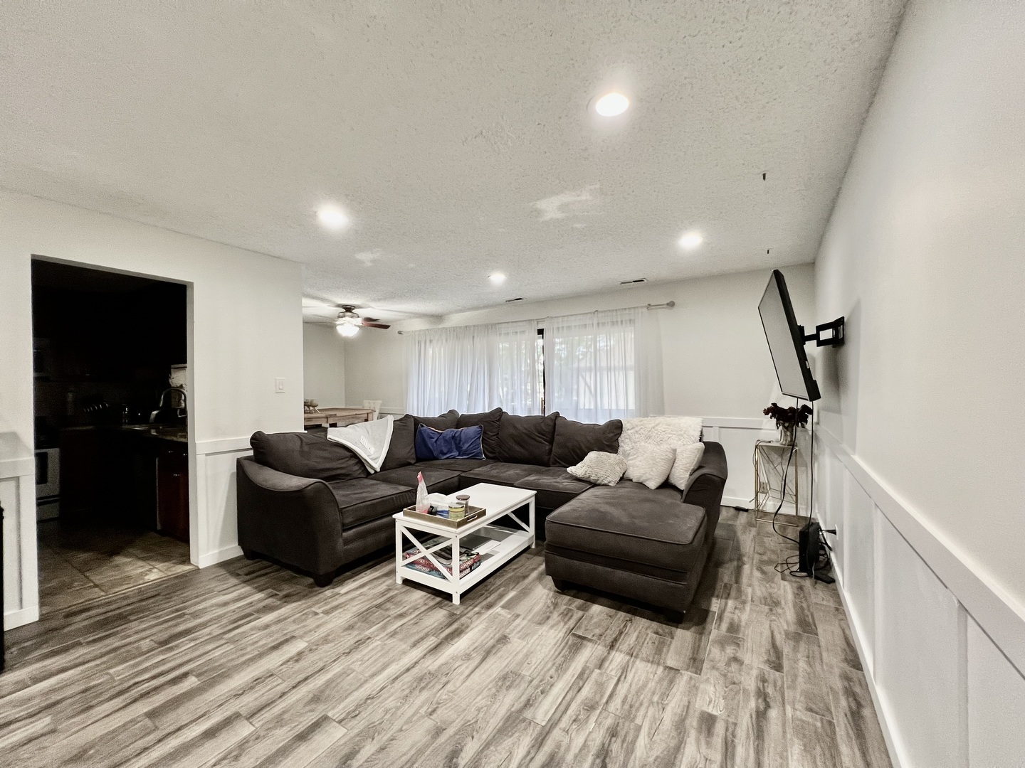 8246 Holly Court, Unit D Palos Hills, IL 60465 - Photo 5 of 23