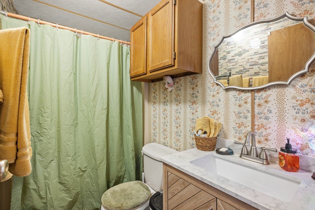 215 Robertson Road Kerrville, TX 78028 - Photo 13 of 33 Gallery Image 13