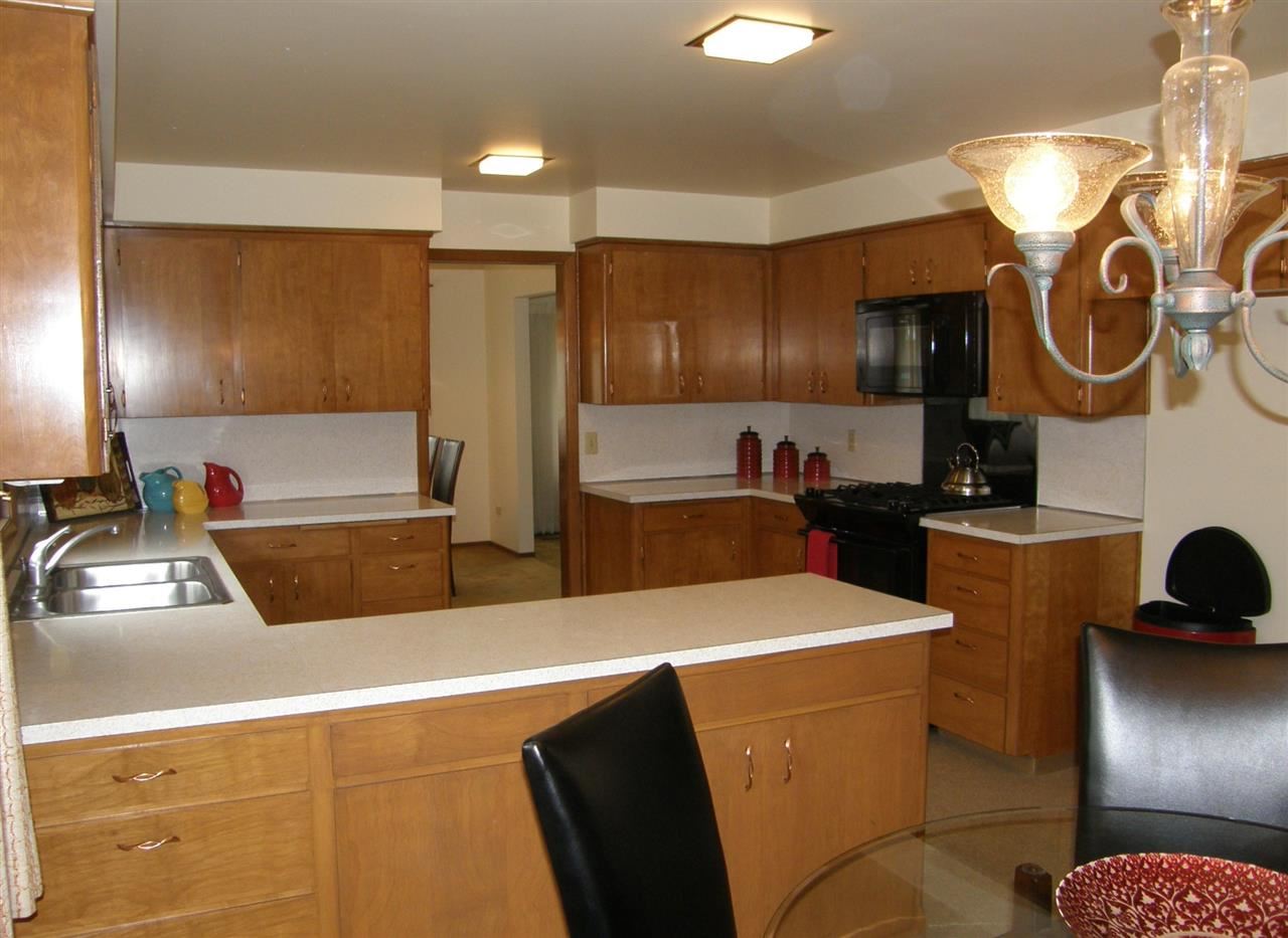 2115 West Gordon Avenue Spokane, WA 99205 - Photo 4 of 20