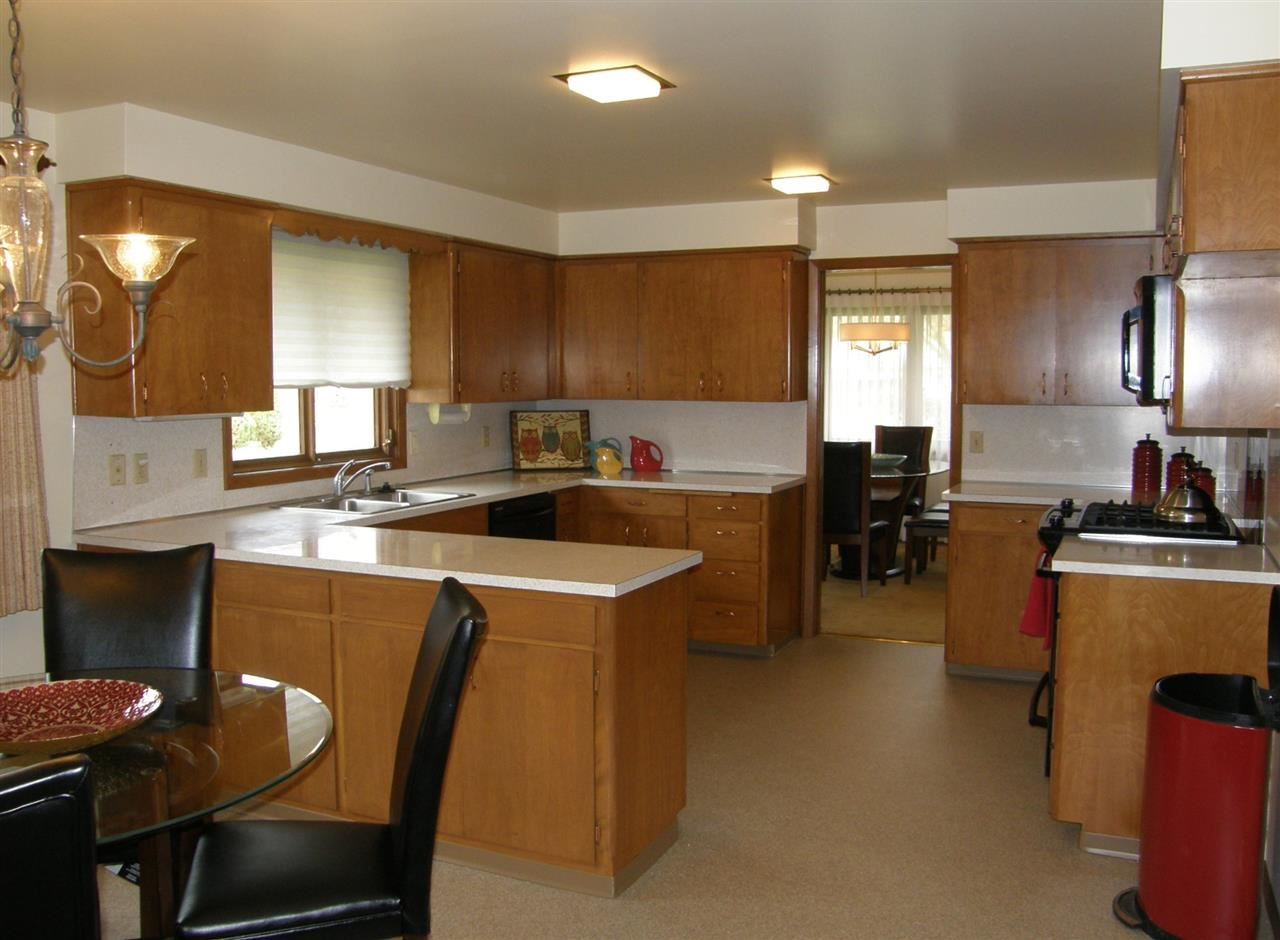 2115 West Gordon Avenue Spokane, WA 99205 - Photo 5 of 20