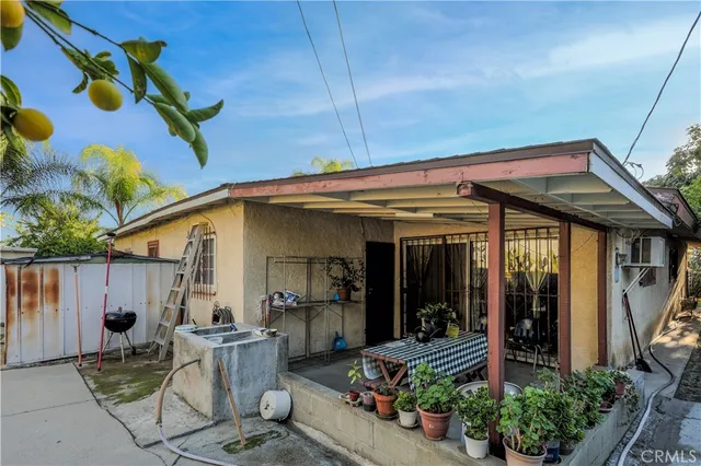 $840,000 | 11474 Gladstone Avenue, Sylmar, CA 91342