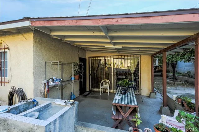 $840,000 | 11474 Gladstone Avenue, Sylmar, CA 91342
