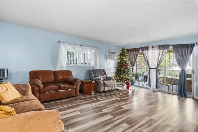 $840,000 | 11474 Gladstone Avenue, Sylmar, CA 91342