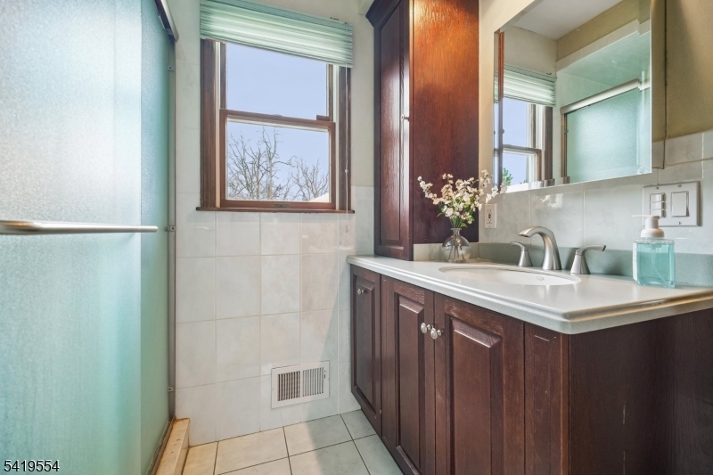 167 New Brook Lane Springfield, NJ 07081 - Photo 11 of 20