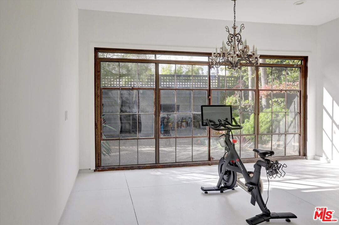 2425 Clement Avenue Venice, CA 90291 - Photo 19 of 25