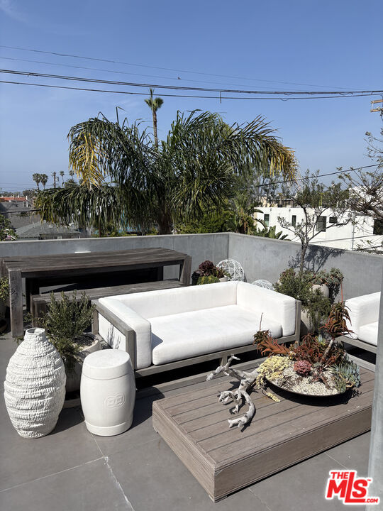 2425 Clement Avenue Venice, CA 90291 - Photo 29 of 31