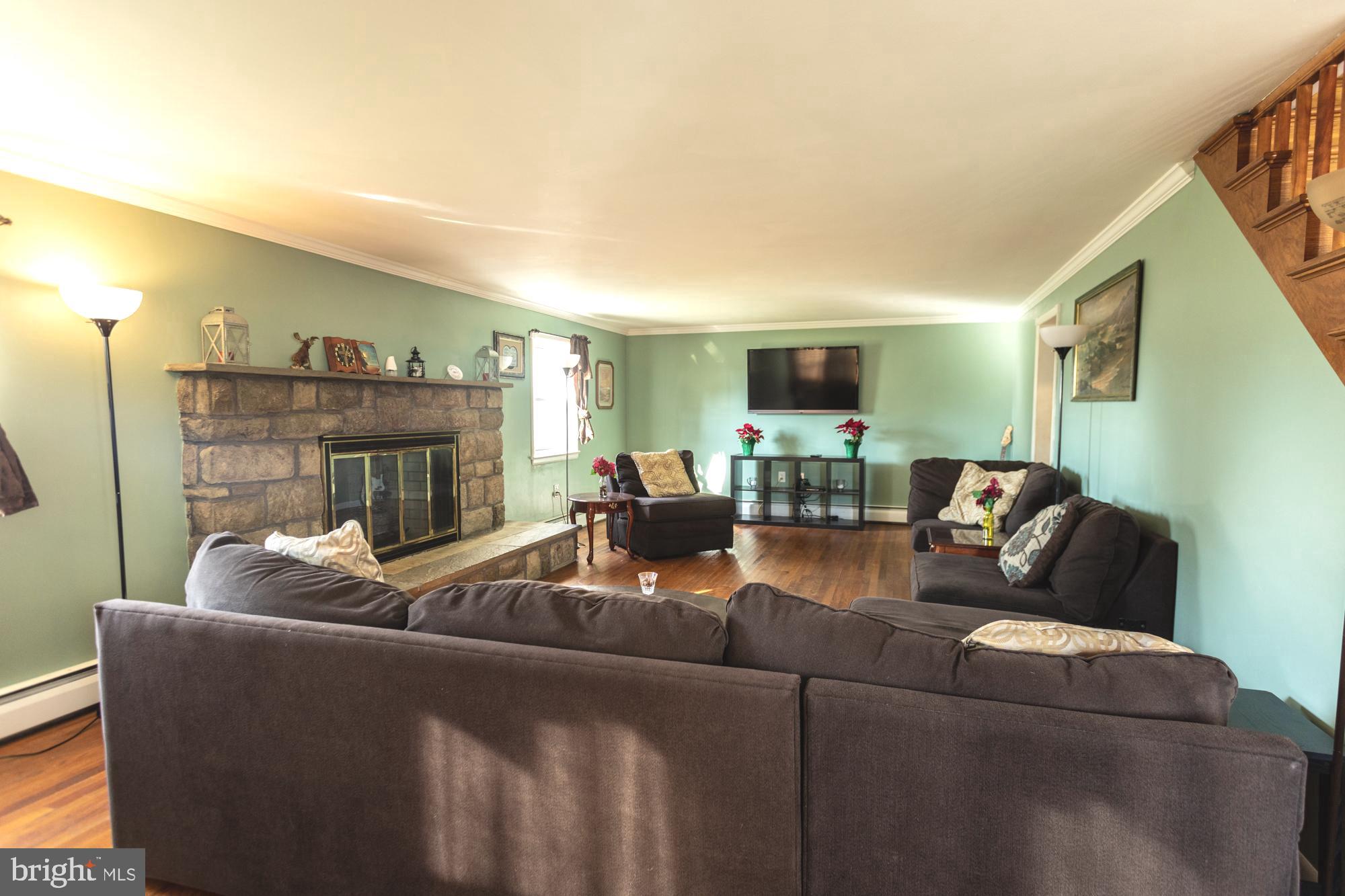 575 Lombard Road Rising Sun, MD 21911 - Photo 7 of 41 Living Room