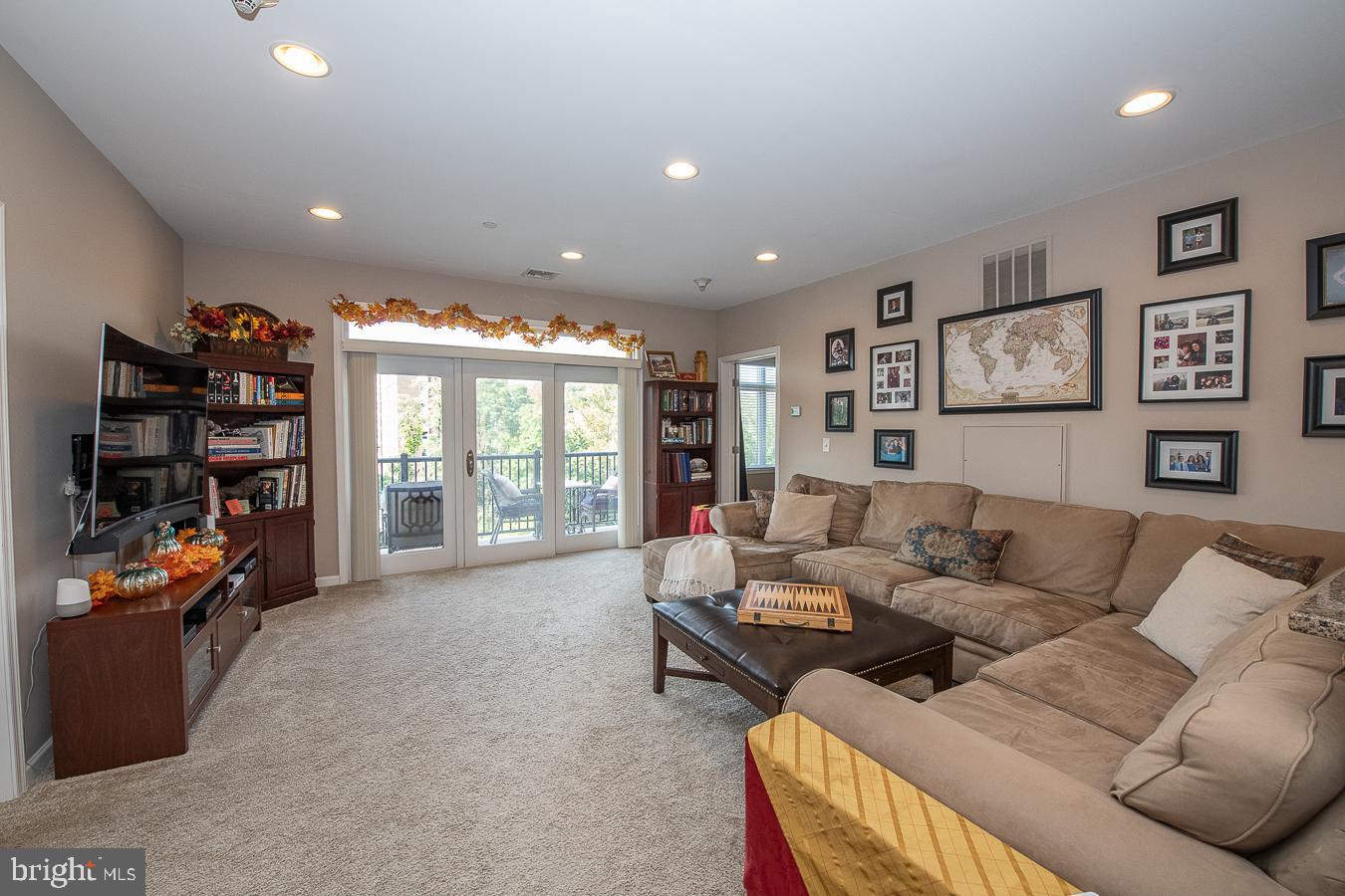 446 Carson Terrace Huntingdon Valley, PA 19006 - Photo 11 of 56 Living Room