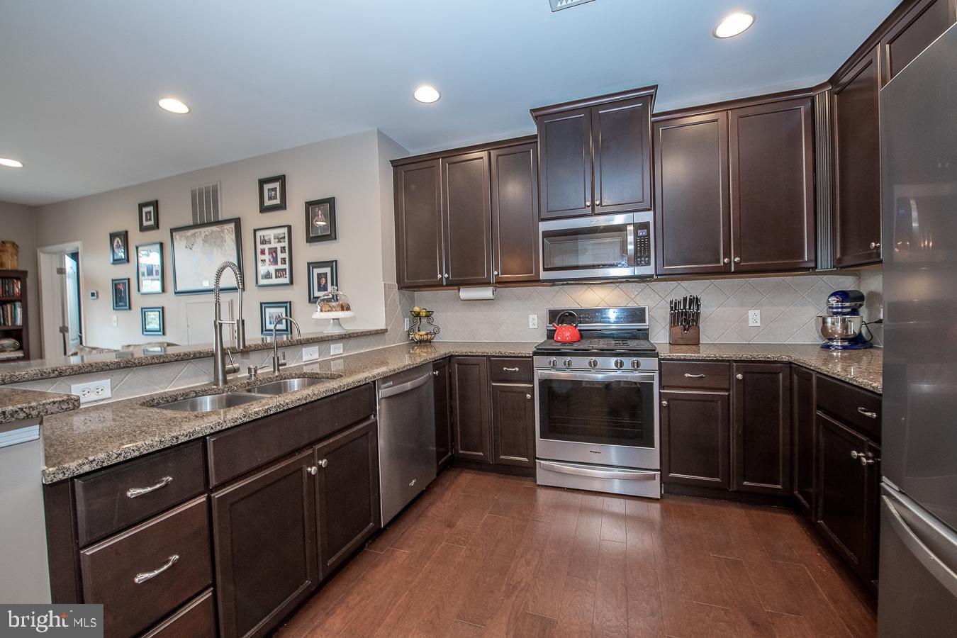 446 Carson Terrace Huntingdon Valley, PA 19006 - Photo 4 of 56 Kitchen