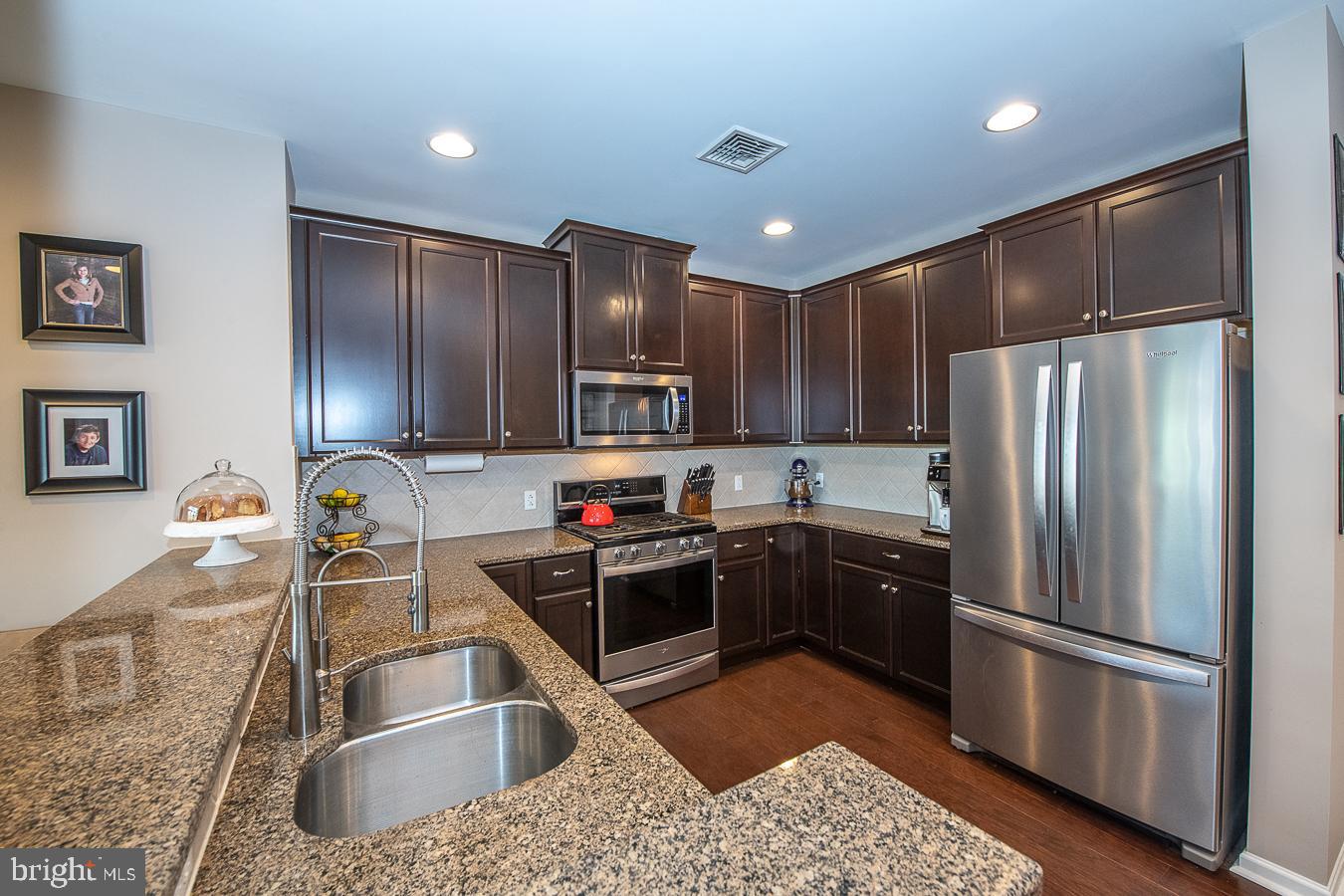 446 Carson Terrace Huntingdon Valley, PA 19006 - Photo 5 of 56 Kitchen