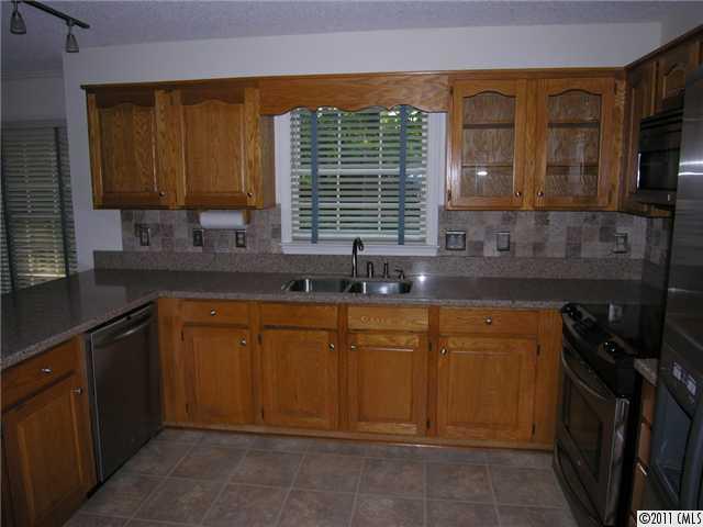 606 Breckenridge Road Kannapolis, NC 28083 - Photo 6 of 16 Gallery Image 6