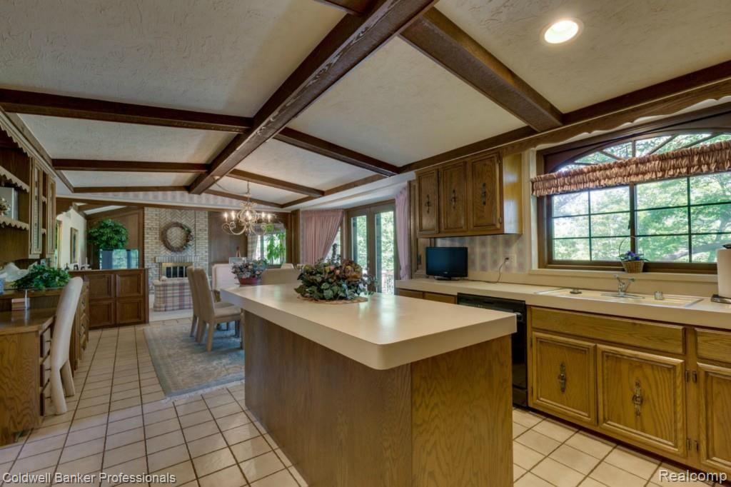 3026 Quail Ridge Circle Rochester, MI 48309 - Photo 11 of 55 10.jpg