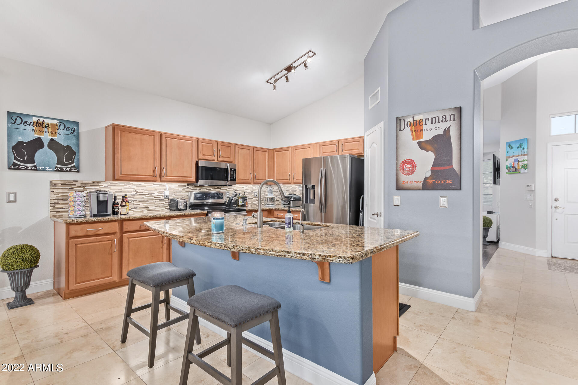3240 West Vineyard Road Phoenix, AZ 85041 - Photo 11 of 36 16 - Vineyard