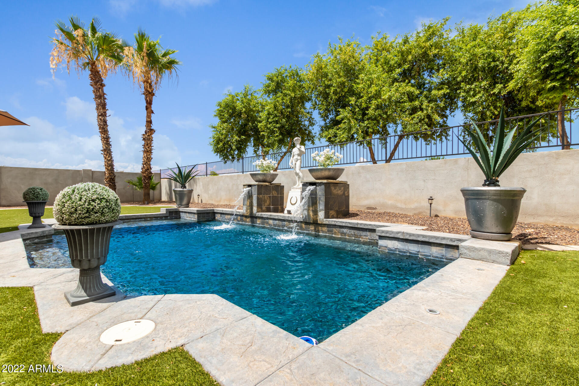 3240 West Vineyard Road Phoenix, AZ 85041 - Photo 4 of 36 33 - Vineyard