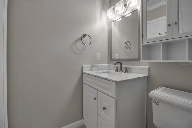 $199,900 | 3484 Lake Bayshore Drive, Unit P515, Bradenton, FL 34205