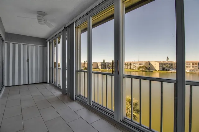 $199,900 | 3484 Lake Bayshore Drive, Unit P515, Bradenton, FL 34205