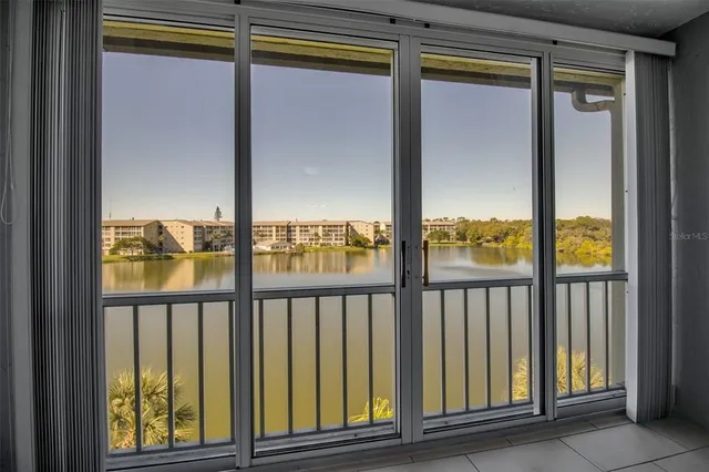 $199,900 | 3484 Lake Bayshore Drive, Unit P515, Bradenton, FL 34205