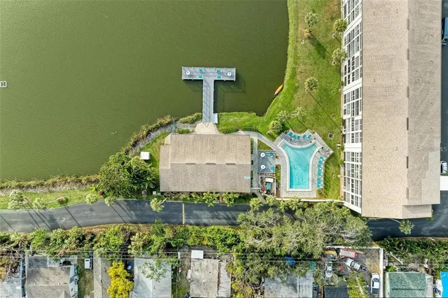 $199,900 | 3484 Lake Bayshore Drive, Unit P515, Bradenton, FL 34205