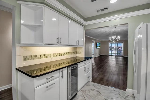 $199,900 | 3484 Lake Bayshore Drive, Unit P515, Bradenton, FL 34205