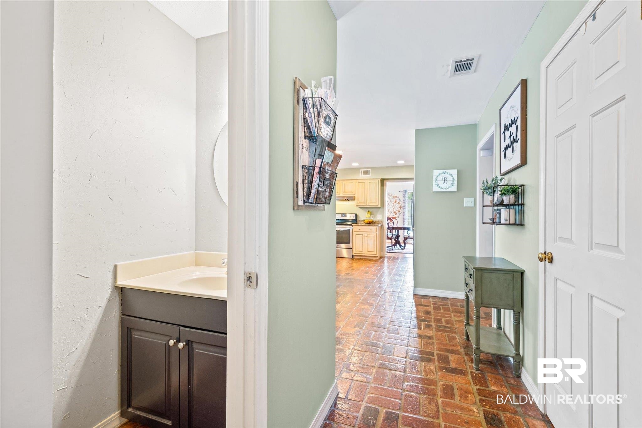 1054 Aberdeen Court North Mobile, AL 36609 - Photo 16 of 30
