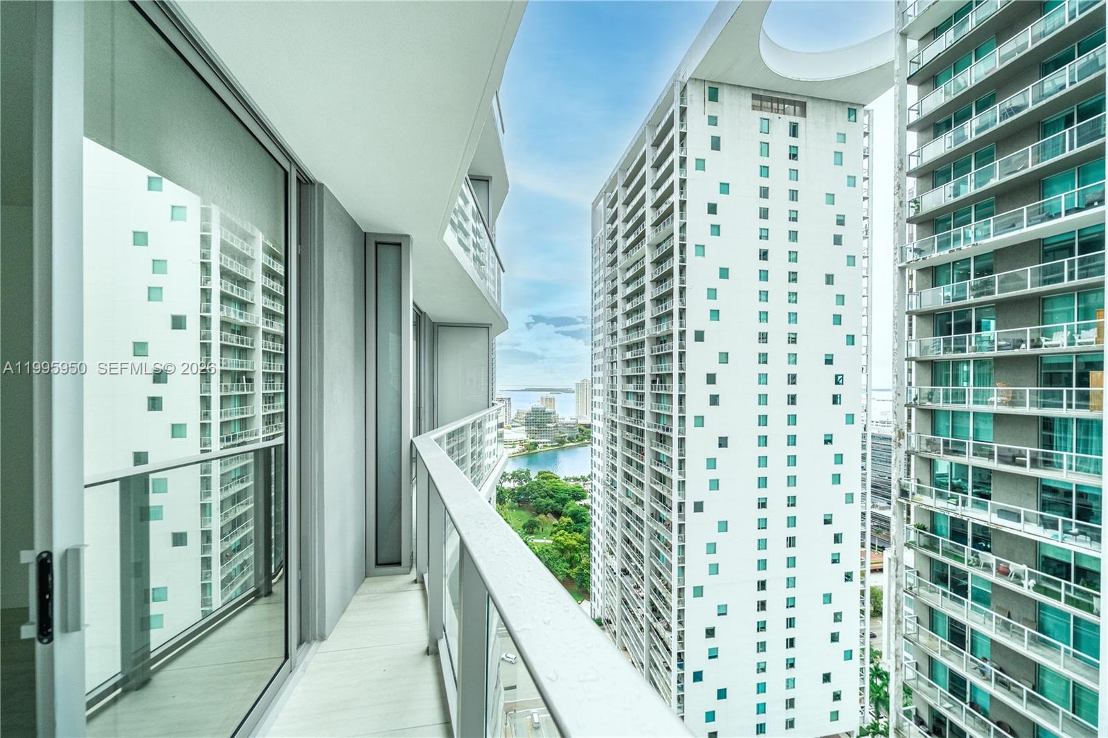 77 Southeast 5th Street, Unit 2908 Miami, FL 33131 - Photo 72 of 73