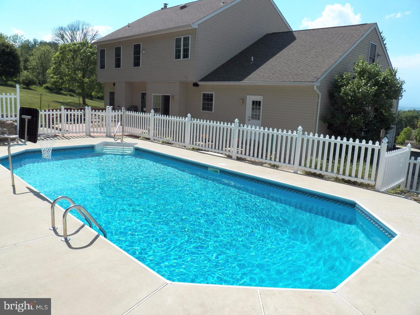 4758 Shimerville Road Emmaus, PA 18049 - Photo 4 of 24 Gallery Image 4
