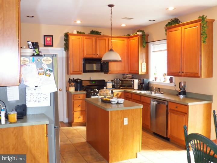 4758 Shimerville Road Emmaus, PA 18049 - Photo 10 of 24 Gallery Image 10