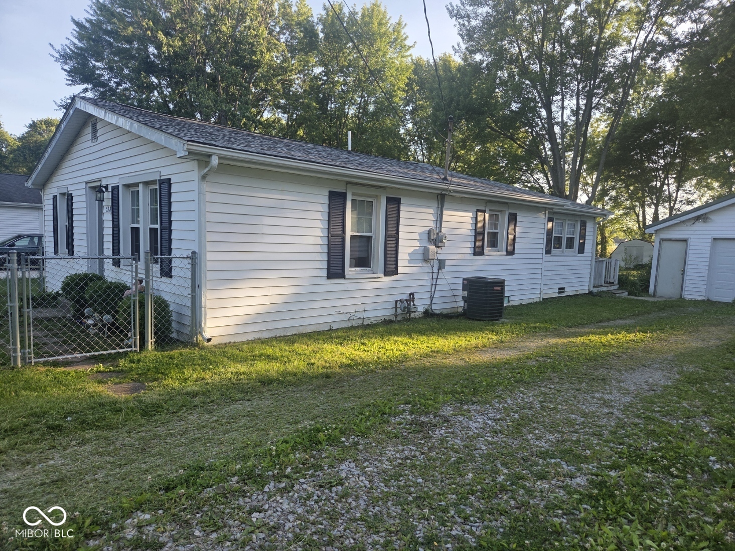 528 Della Road Columbus, IN 47203 - Photo 8 of 19 Gallery Image 8