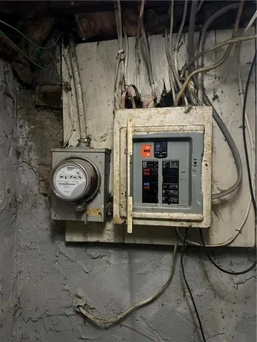 $114,900 | 933 Jefferson Avenue, Rochester, NY 14611